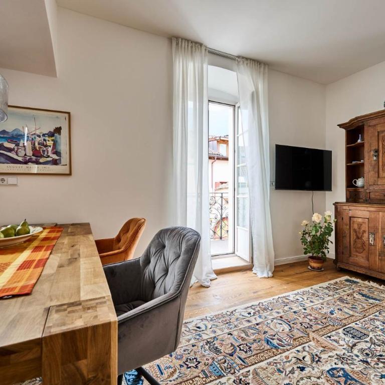 Villa Donata - Luxuriöses & großzügiges Apartment im Herzen von Kaltern, mit Innenhof, kostenlosem Parkplatz direkt am Haus - Apartment mit 2 Schlafzimmern - 5