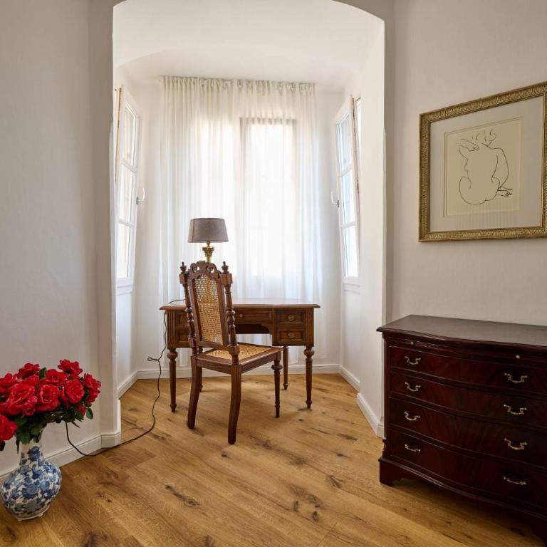 Villa Donata - Luxuriöses & großzügiges Apartment im Herzen von Kaltern, mit Innenhof, kostenlosem Parkplatz direkt am Haus - Apartment mit 2 Schlafzimmern - 9