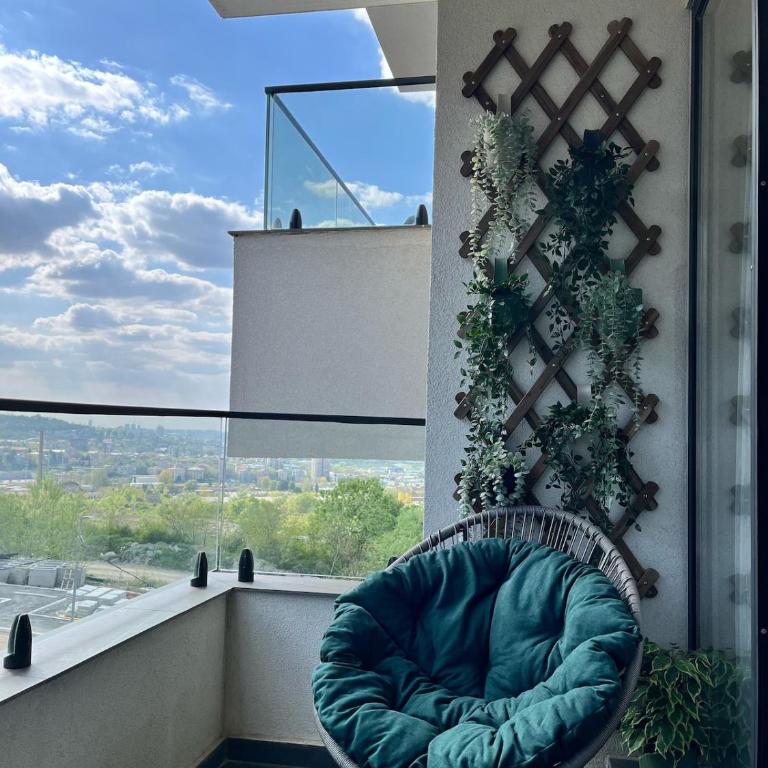 Sunny Nest - Two-Bedroom Apartment with River View - 13