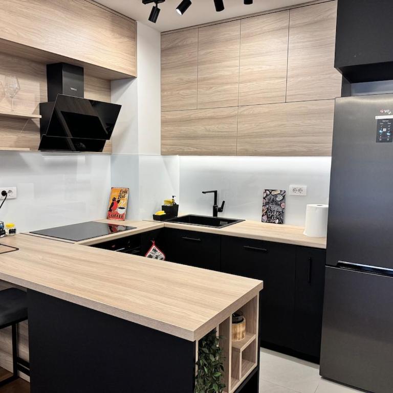 Sunny Nest - Two-Bedroom Apartment with River View - 3