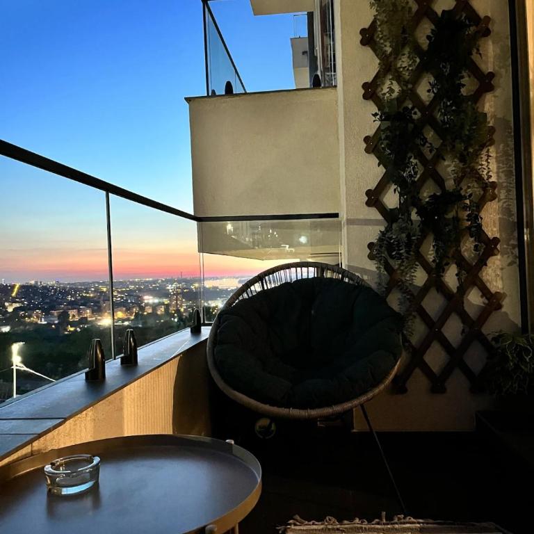 Sunny Nest - Two-Bedroom Apartment with River View - 14