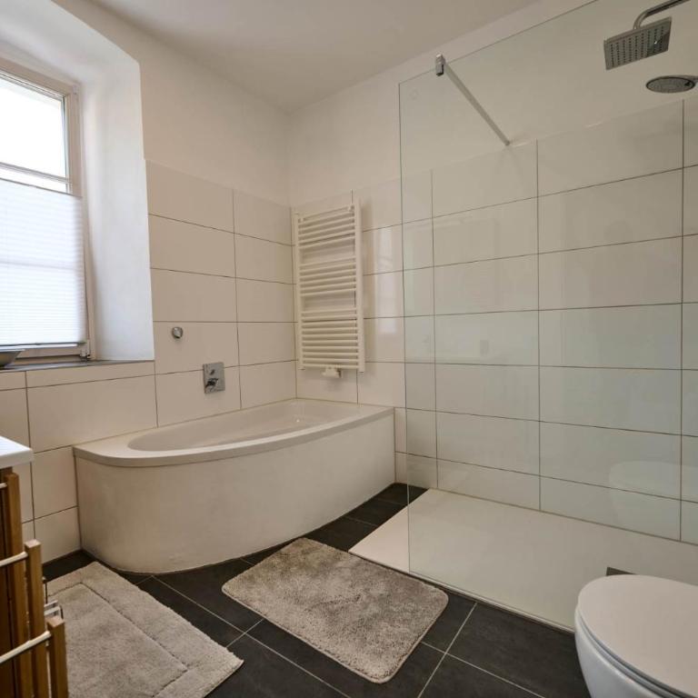 Villa Donata - Luxuriöses & großzügiges Apartment im Herzen von Kaltern, mit Innenhof, kostenlosem Parkplatz direkt am Haus - Apartment mit 2 Schlafzimmern - 10