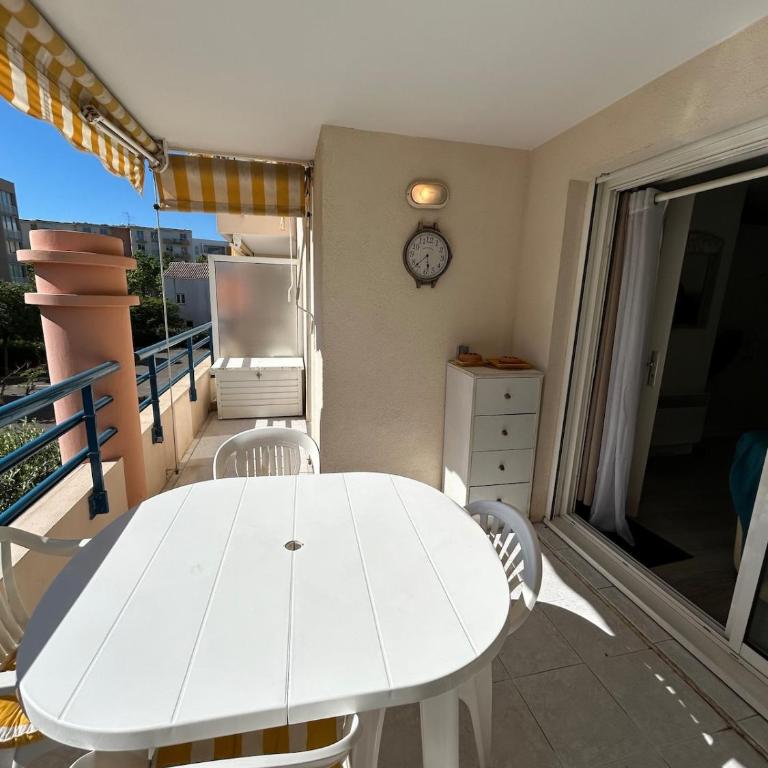 Appartement fréjus avec piscine - plage - parking - Two-Bedroom Apartment - 2