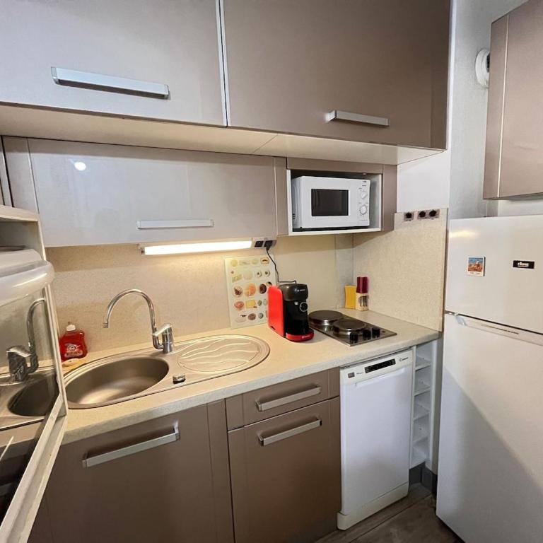 Appartement fréjus avec piscine - plage - parking - Two-Bedroom Apartment - 6