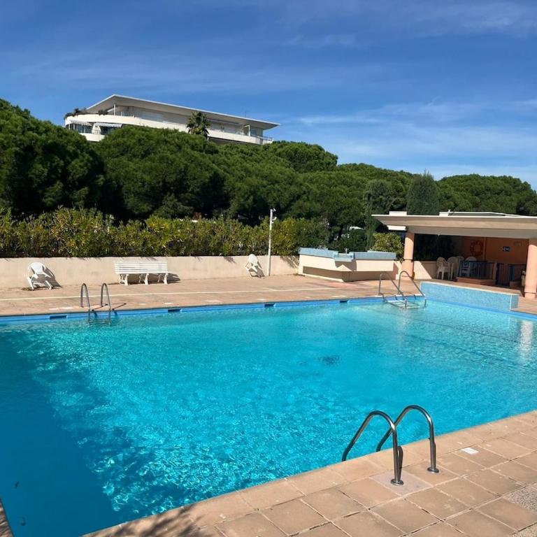 Appartement fréjus avec piscine - plage - parking - Two-Bedroom Apartment - 8