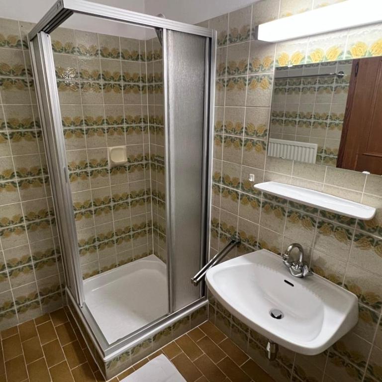 Haus Alpina by Châtel Reizen - Dreibettzimmer mit eigenem Bad - 5