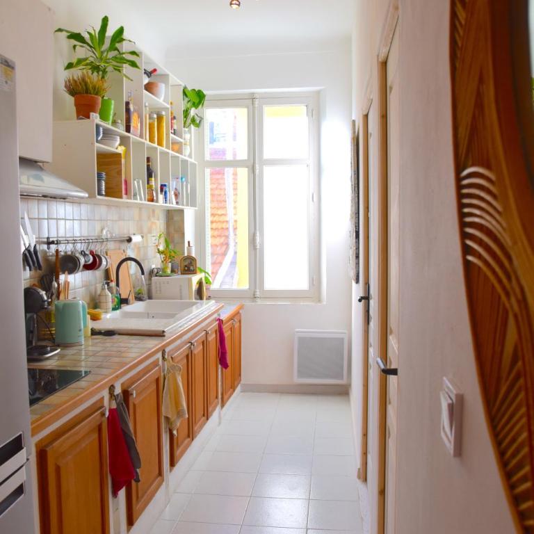 Quartier Chic l Chambres l Gare centrale l Tramway - Chambre Standard Lit Queen-Size - 13