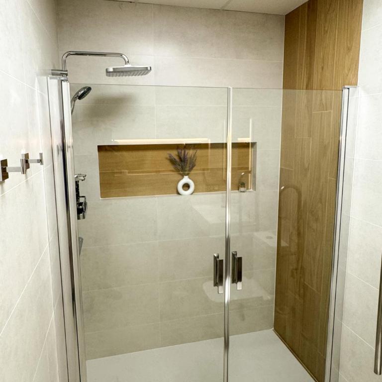 Apartamento céntrico cerca de Torres de Serrano y Viveros - One-Bedroom Apartment - 6