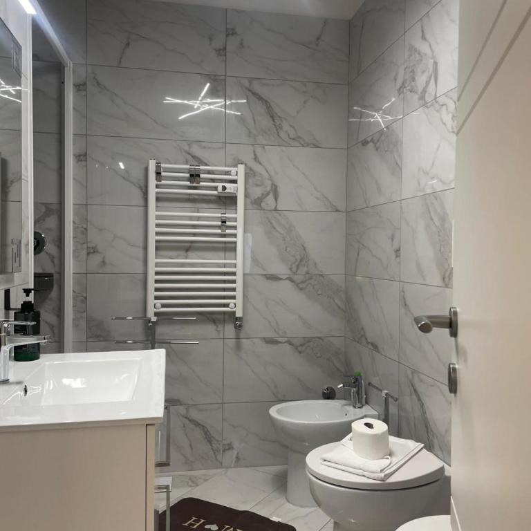 Dama Maria Elena - 1 min walk to Valle Aurelia Metro - Appartamento con 2 Camere da Letto - 18