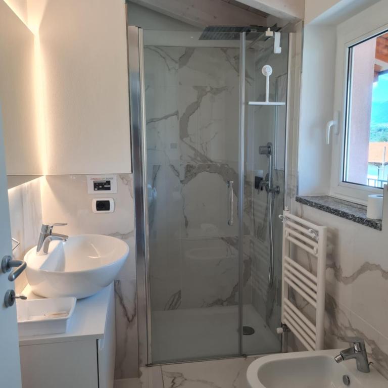 Riva del Lario Home Colico - Appartamento con 2 Camere da Letto e Vista Lago - 6