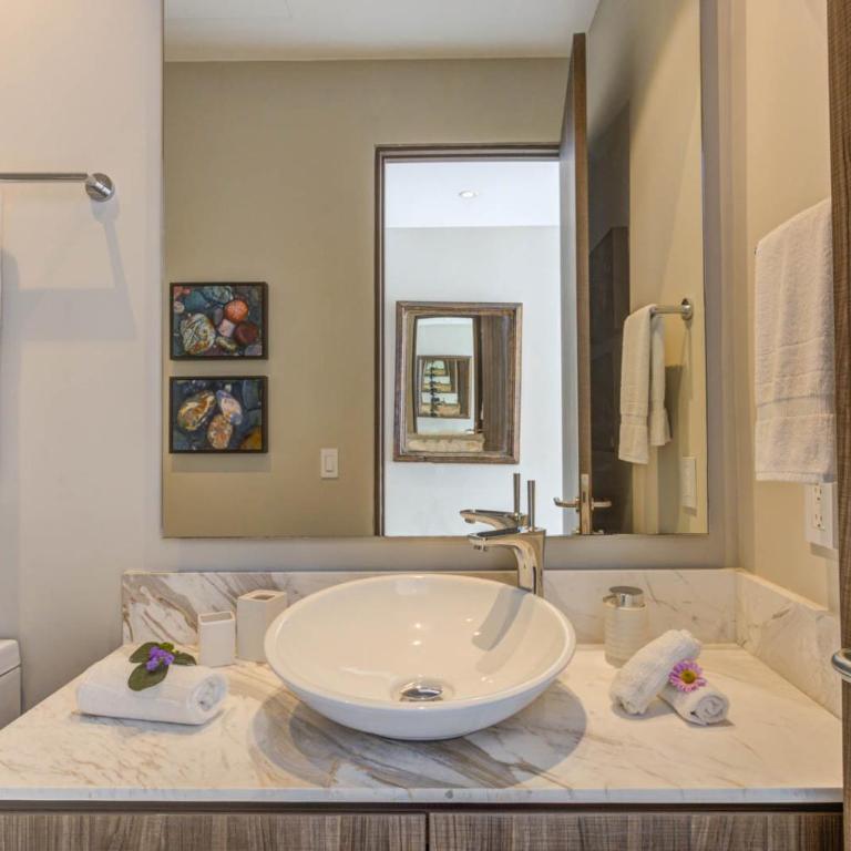 Maritima Beachfront Condos with Gym, 2 Pools, Rooftop and Bar - Apartamento de 2 dormitorios con balcón - 10