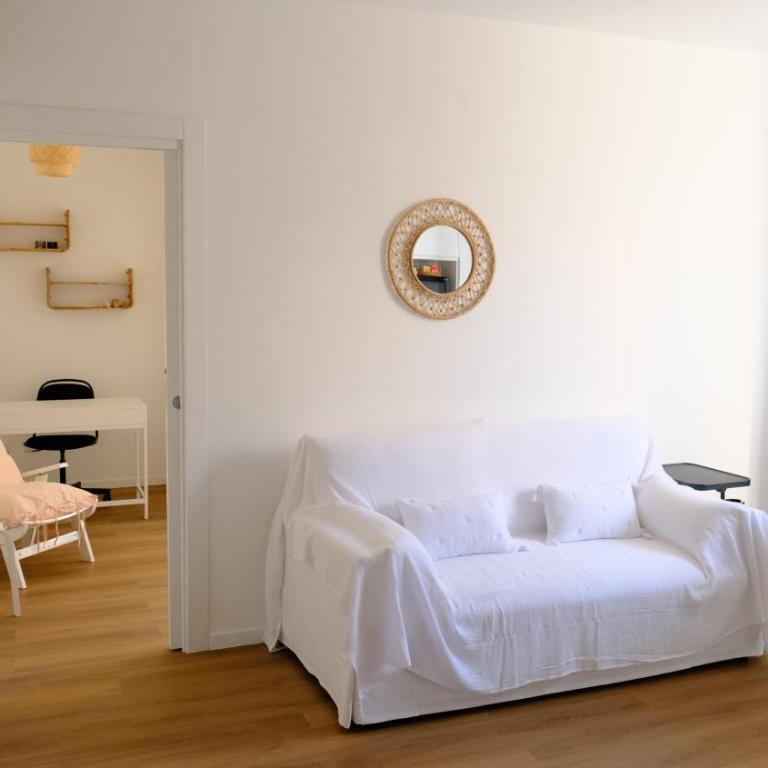 La Nuova Casa Di Zia - near metro A Ponte Lungo - Appartamento con 2 Camere da Letto - 50