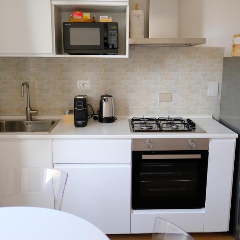 La Nuova Casa Di Zia - near metro A Ponte Lungo - Appartamento con 2 Camere da Letto - 49