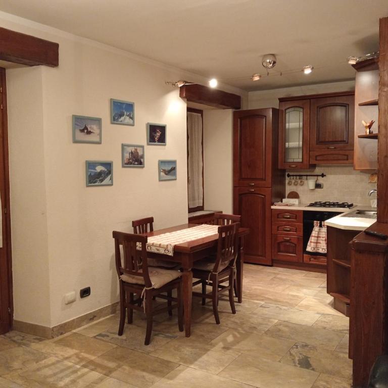 Mansarda Monte Bianco - Apartment with Mountain View - 3