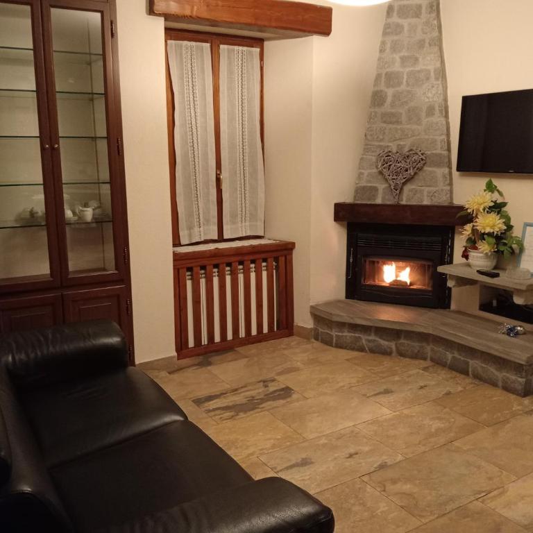 Mansarda Monte Bianco - Apartment with Mountain View - 2