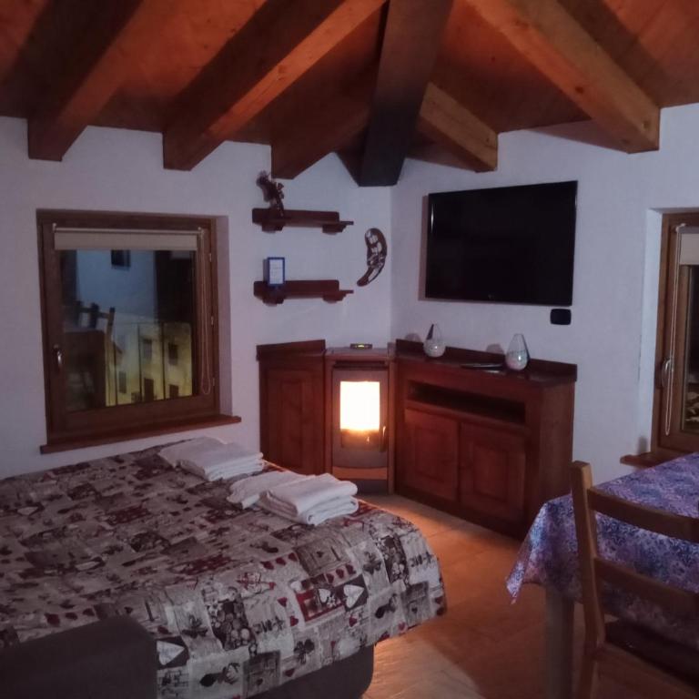 Mansarda Monte Bianco - Apartment with Mountain View - 1