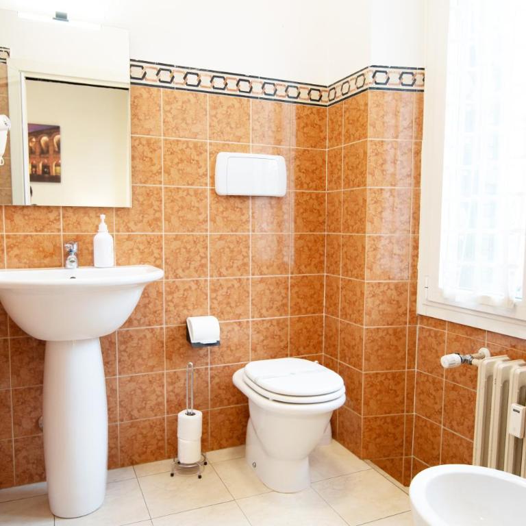 Vitti's home Verona 5 - Camera Matrimoniale con Bagno Privato - 5