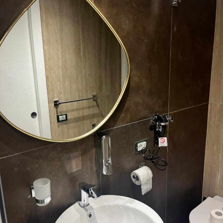 Stazione Tiburtina Roma - Camera Tripla con Bagno Privato - 9