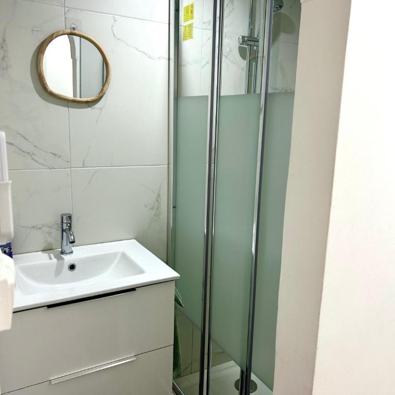 L'étincelant, Centré - Connecté - Lumineux & Cosy - Appartement 1 Chambre - 15