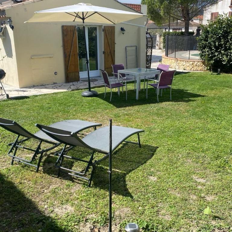 Bas de villa composée d'un 3 pièces et d'un studio avec piscine privée - Maison 3 Chambres - 13