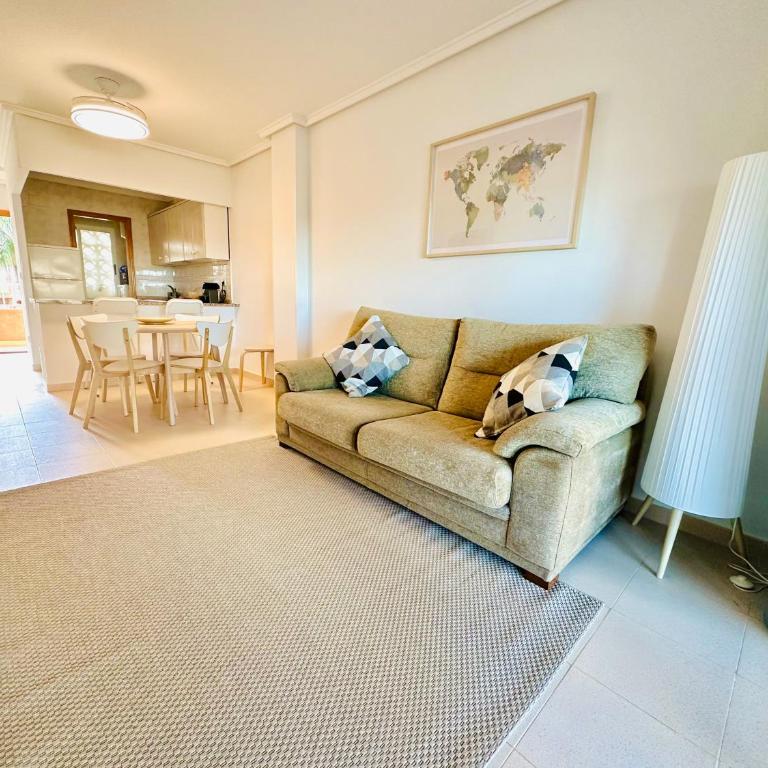 Apartamento junto al mar en Arenales del Sol - Two-Bedroom Apartment - 4