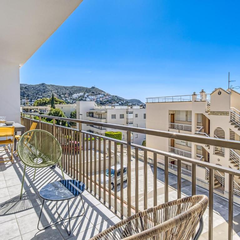 Villa near Roses with Pool & Beach Access - Two-Bedroom Apartment - 25