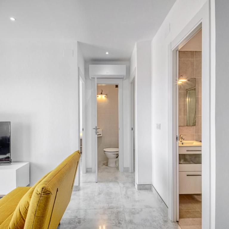 Villa near Roses with Pool & Beach Access - Two-Bedroom Apartment - 13