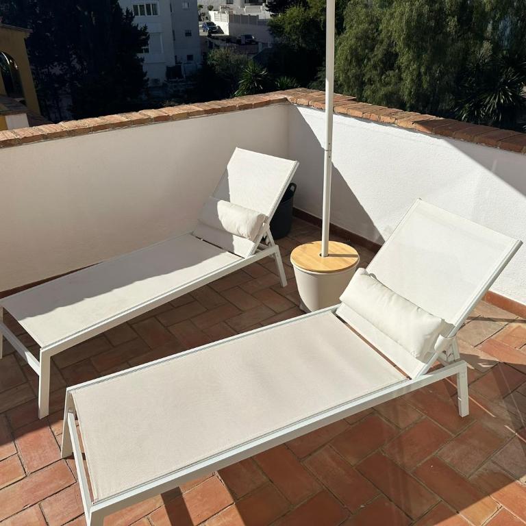 Penthouse - Beach - Sea View - Pool - 40 sqm Private Terrace - One Bedroom - Sleeping Alcove - Casa - 24