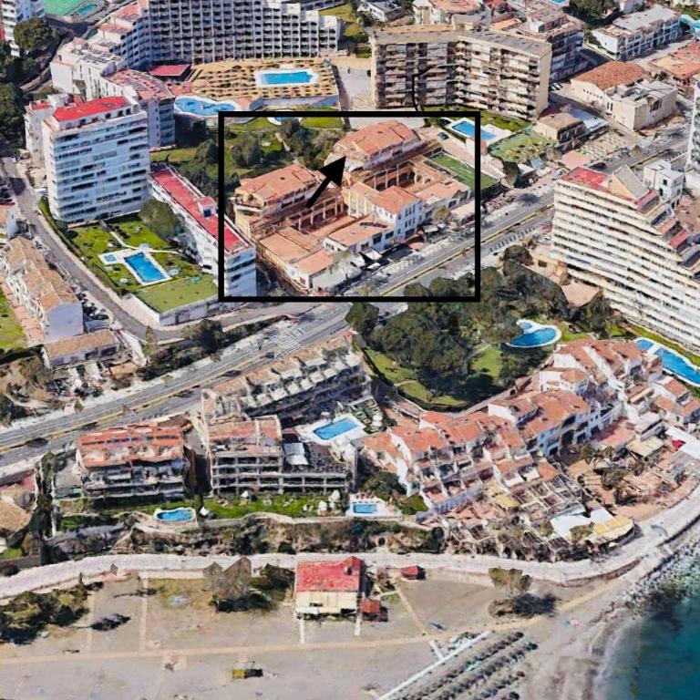 Penthouse - Beach - Sea View - Pool - 40 sqm Private Terrace - One Bedroom - Sleeping Alcove - Casa - 32