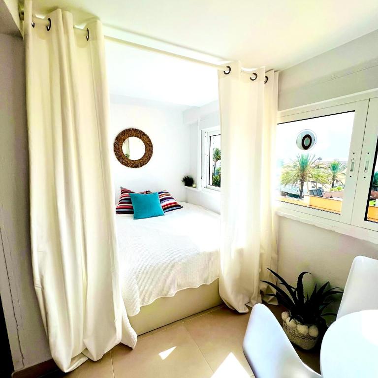 Penthouse - Beach - Sea View - Pool - 40 sqm Private Terrace - One Bedroom - Sleeping Alcove - Casa - 18