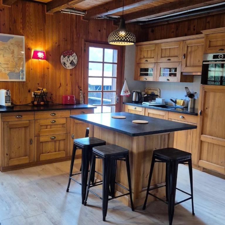 Chalet, vue sur la vallée, Domaine skiable Grand Massif - Chalet - 9