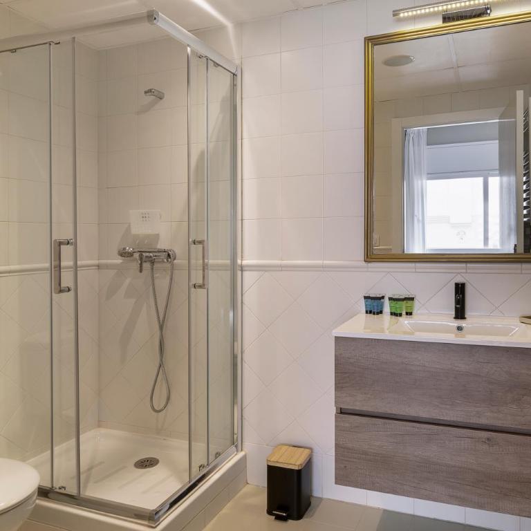 Rainbow Sitges - Habitación Doble con baño privado - 6