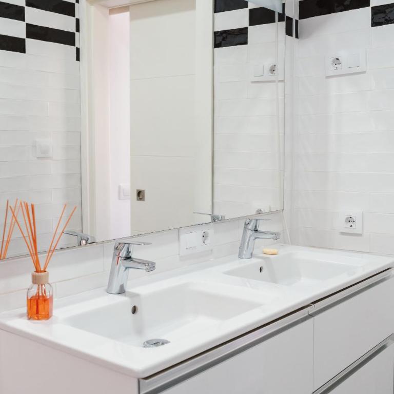 Cathedral View Apartment - City Center -Free Parking - AC - Apartamento de 2 dormitorios con vistas - 20