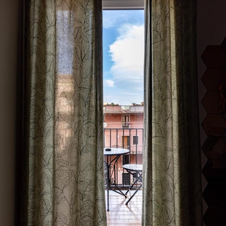 Armony Luxury Suites - Deluxe Double Room with Balcony - 5