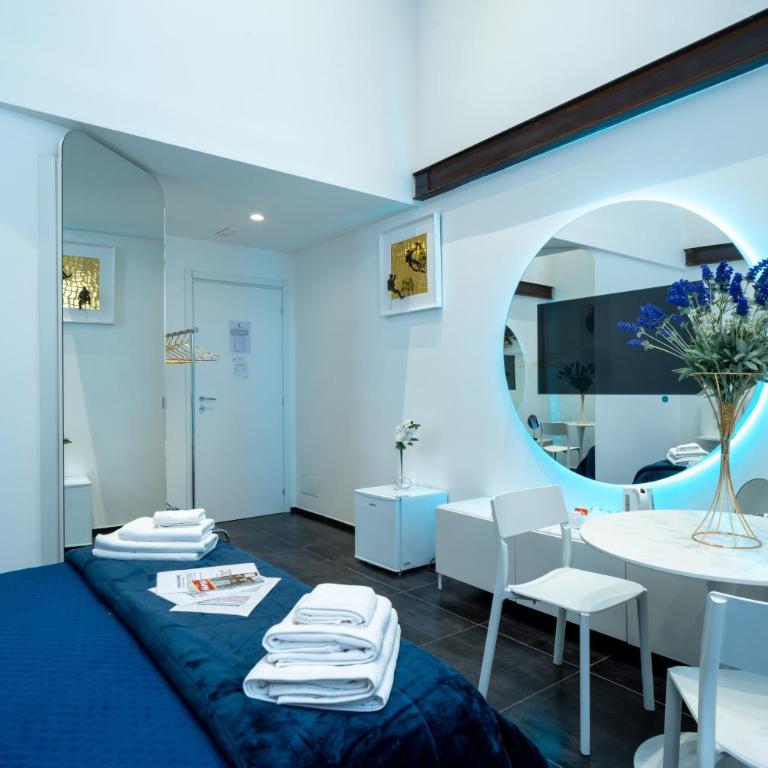 Skyhouse Chiaia - Standard Double Room - 10