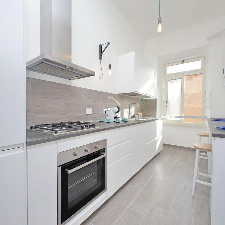 New Comfortable 2 Br Della Vittoria by Halldis - Apartment - 9