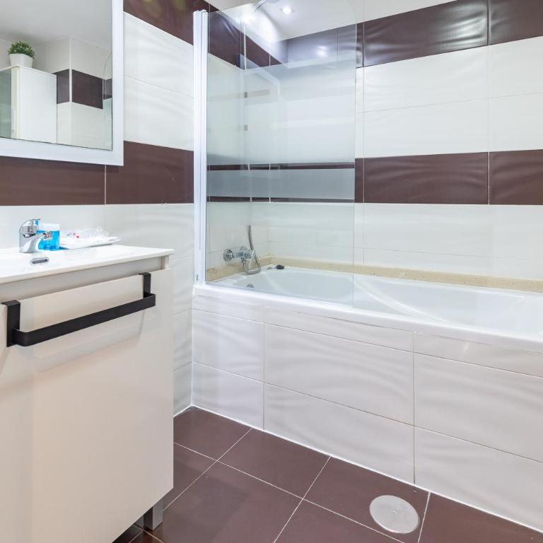 Travel Habitat Torres de Serrano - Two-Bedroom Apartment - 9