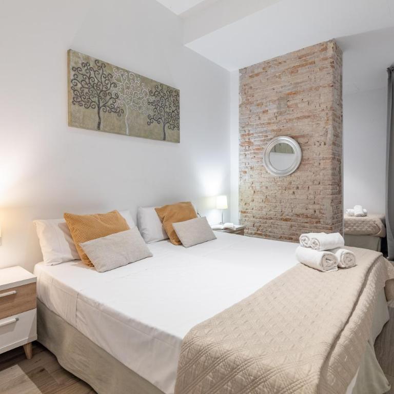 Travel Habitat Ayuntamiento - Apartment - 16