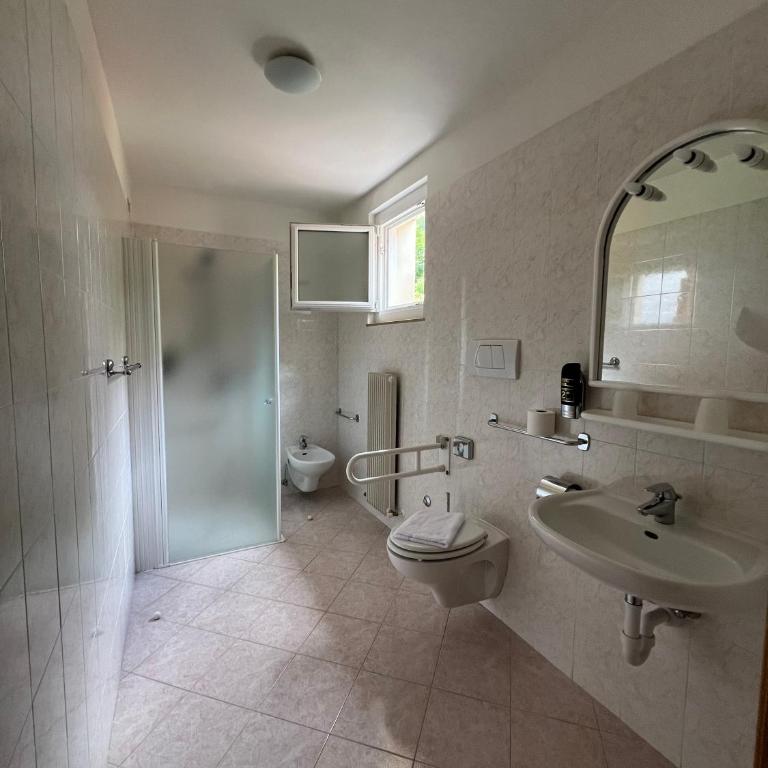 Hotel Lory - Molveno - Dolomiti - Doppel- oder Zweibettzimmer - 5