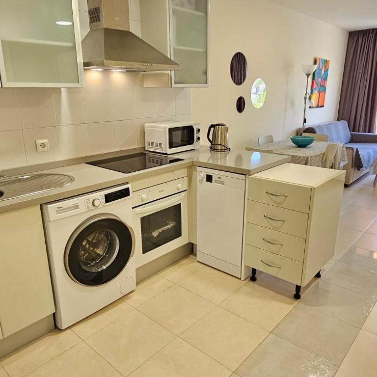 Apartamentos Paraiso Vera Playa, Ed Tahiti, Atico E de 2 dormitorios con piscina privada en solárium y barbacoa, pie de playa, WIFI - Apartamento de 2 dormitorios - 4