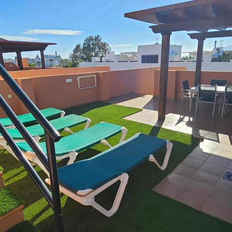 Apartamentos Paraiso Vera Playa, Ed Tahiti, Atico E de 2 dormitorios con piscina privada en solárium y barbacoa, pie de playa, WIFI - Apartamento de 2 dormitorios - 9