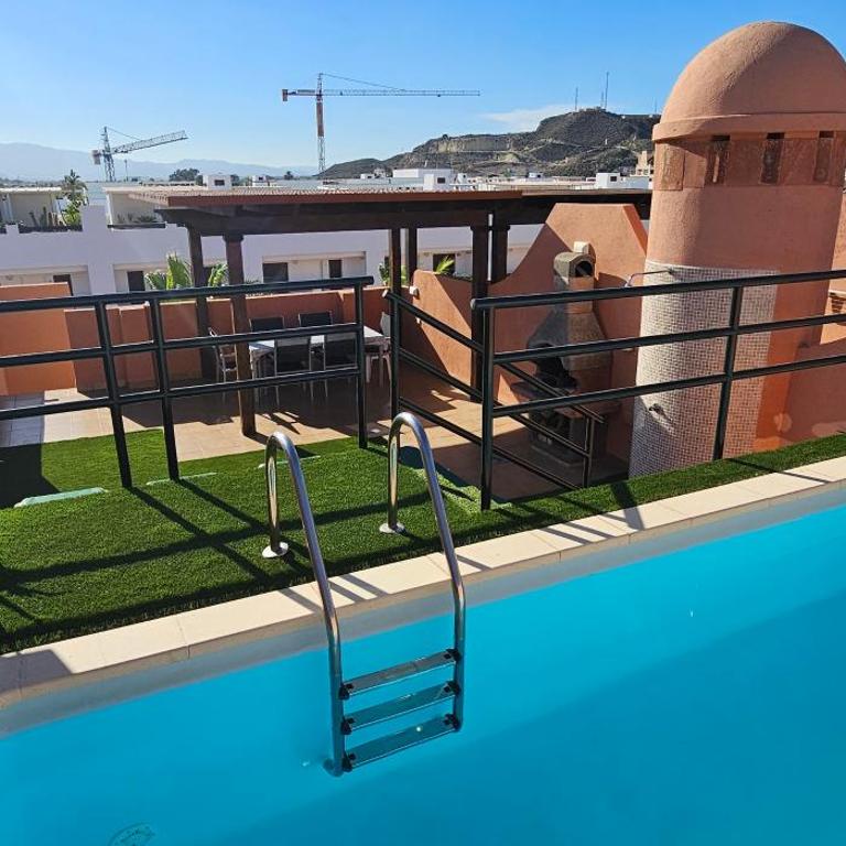 Apartamentos Paraiso Vera Playa, Ed Tahiti, Atico E de 2 dormitorios con piscina privada en solárium y barbacoa, pie de playa, WIFI - Apartamento de 2 dormitorios - 1