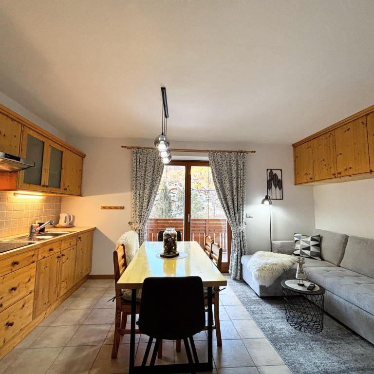 Joy Apartment - Apartment mit 1 Schlafzimmer, Balkon und Bergblick - 1