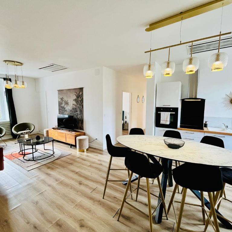 Hypercentre, spacieux, lumineux, climatisé, le Quai de Loire - Appartement - 32