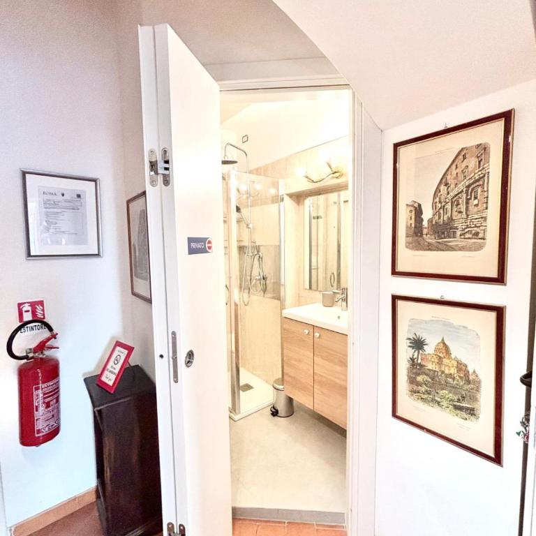Steps from the Vatican Guesthouse - Camera Singola con Bagno Privato Esterno - 6