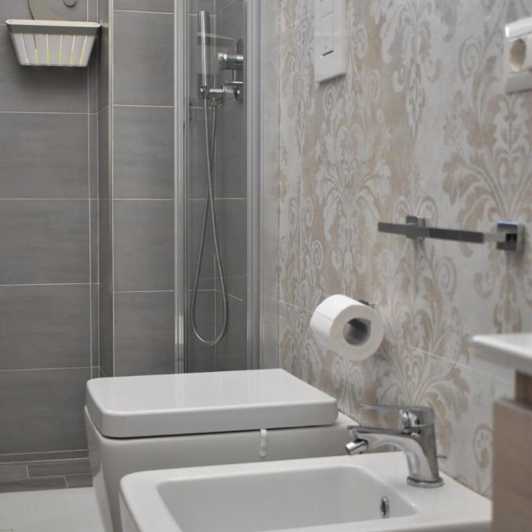 La Napoli di zia Lina - Appartamento con 2 Camere da Letto - 3