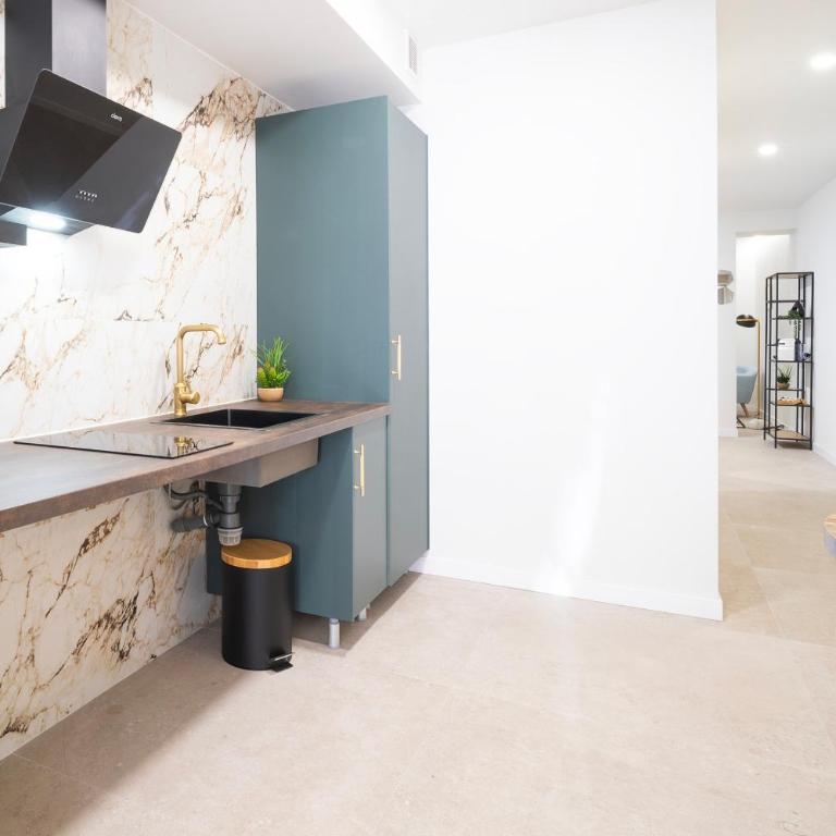 AG7 Loft Valencia Espaciosos estudios con terraza cercanos al metro Zona Ayora - Apartment - Ground Floor - 6
