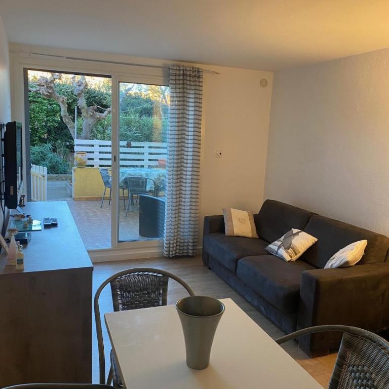 Studio terrasse proche plage - Apartment mit 1 Schlafzimmer - 1