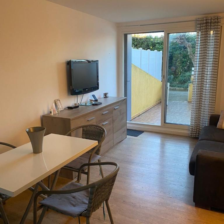 Studio terrasse proche plage - Apartment mit 1 Schlafzimmer - 3