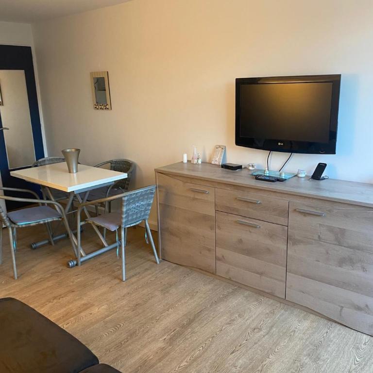 Studio terrasse proche plage - Apartment mit 1 Schlafzimmer - 12